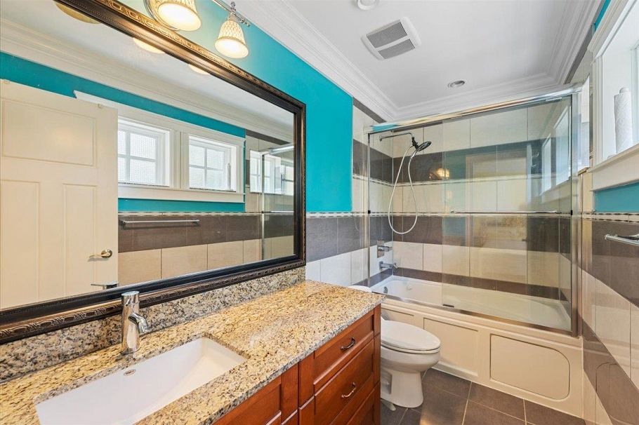 1185 E 62nd Avenue Vancouver, BC - 19