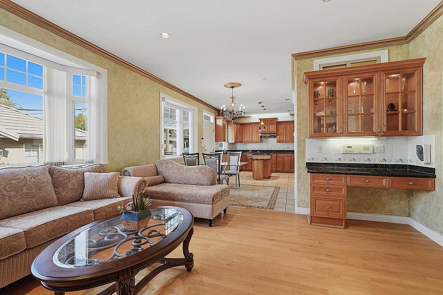 2763 E 53rd Avenue Vancouver, BC - 15