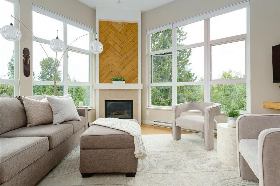 402 3732 Mt Seymour Parkway North Vancouver, BC - 3