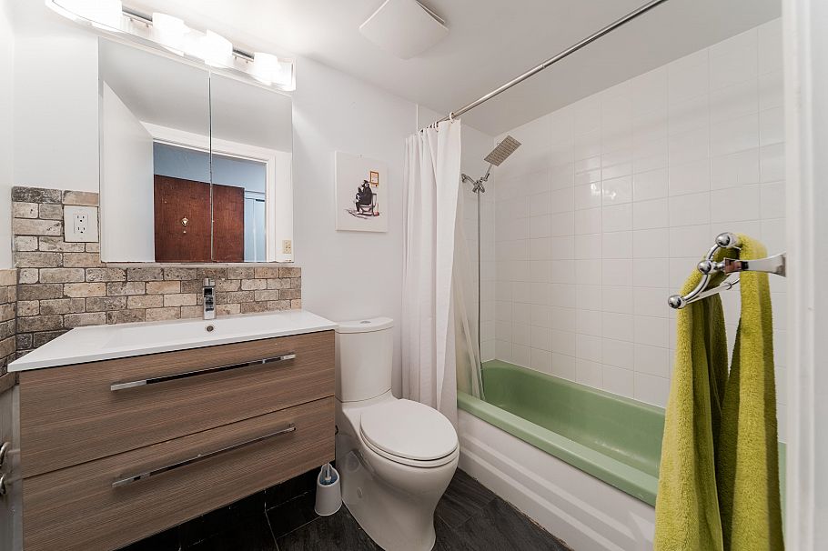 203 1850 Comox Street Vancouver, BC - 11