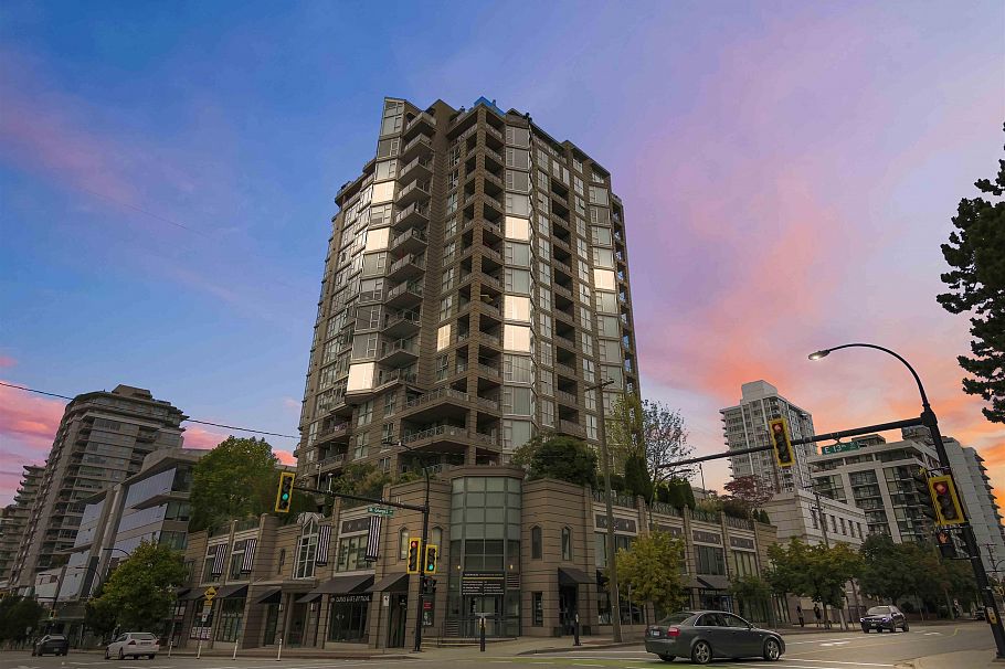 405 160 E 13th Street North Vancouver, BC - 36