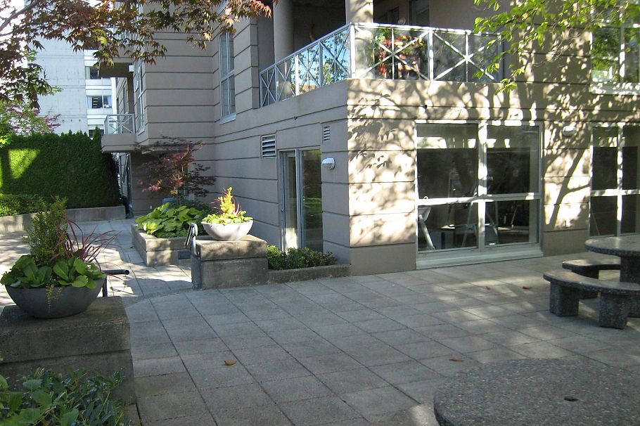 405 160 E 13th Street North Vancouver, BC - 34