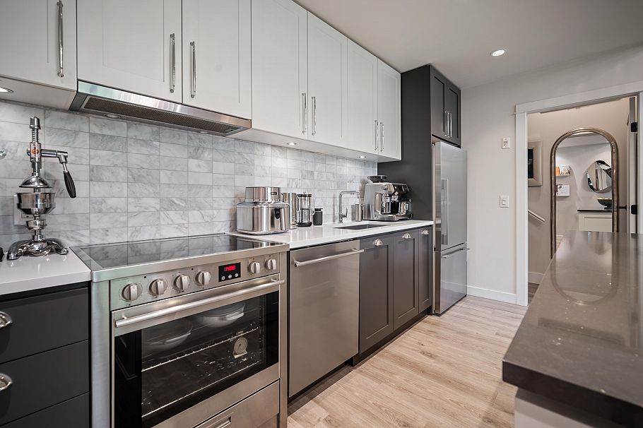 3431 Porter Street Vancouver, BC - 16