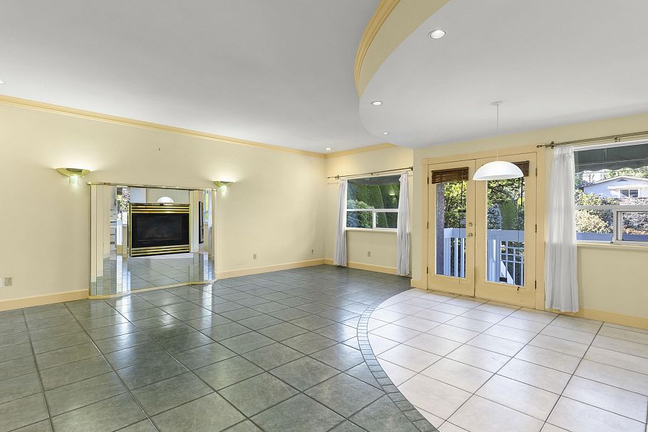 2677 W 34th Avenue Vancouver, BC - 14