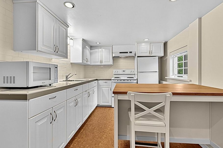 2076 Turner Street Vancouver, BC - 17