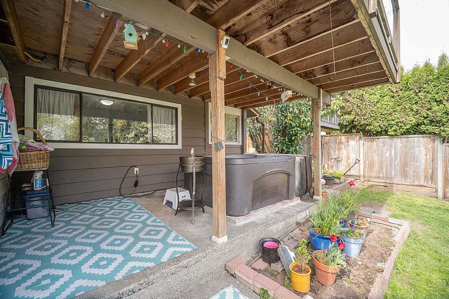 1119 Cloverley Street North Vancouver, BC - 22