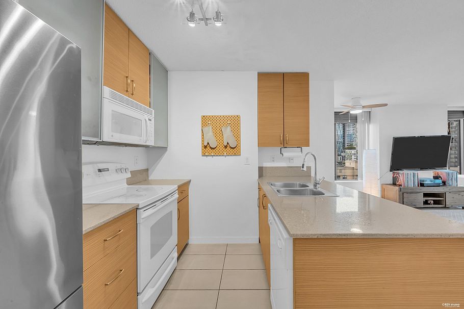 1401 928 Homer Street Vancouver, BC - 5