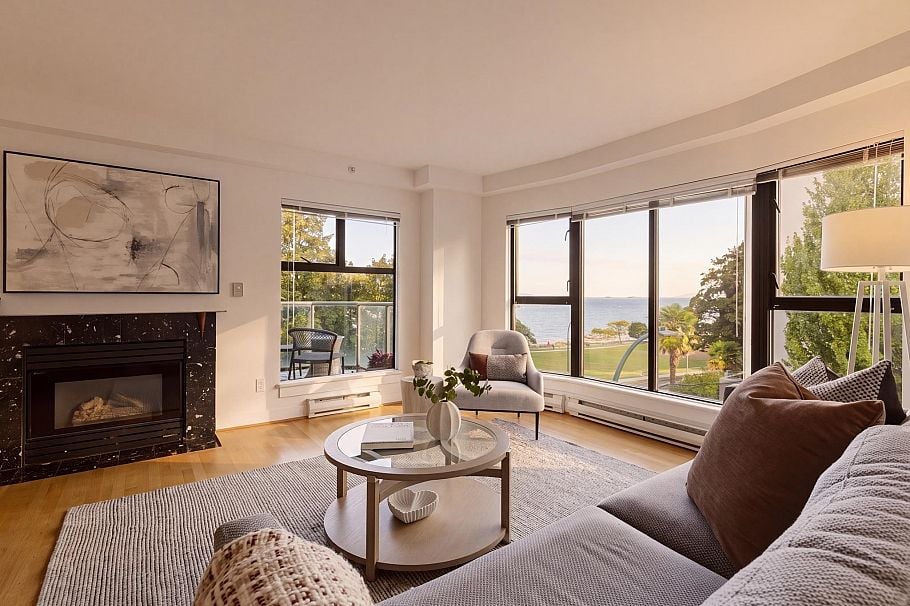 300 1410 Bute Street Vancouver, BC - 1