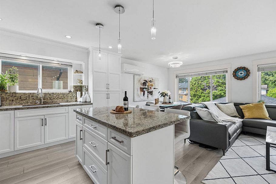 318 W 18th Street North Vancouver, BC - 13