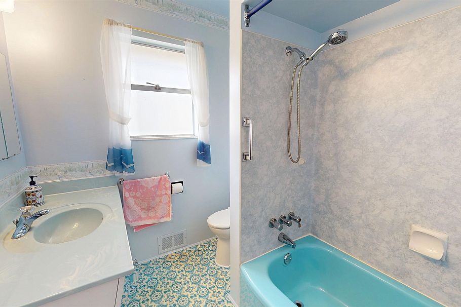 492 Aubrey Place Vancouver, BC - 17