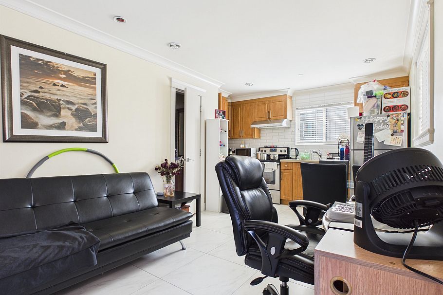 426 E 63 Avenue Vancouver, BC - 9