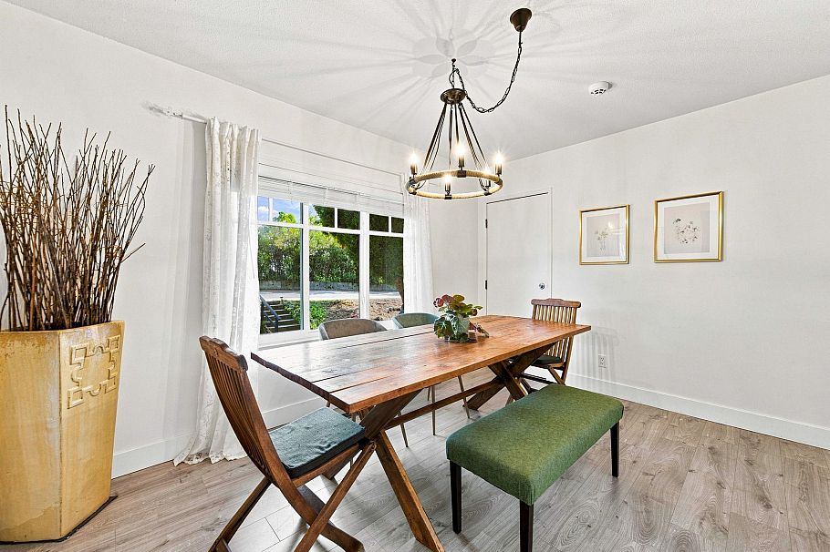 300 E 25th Street North Vancouver, BC - 27
