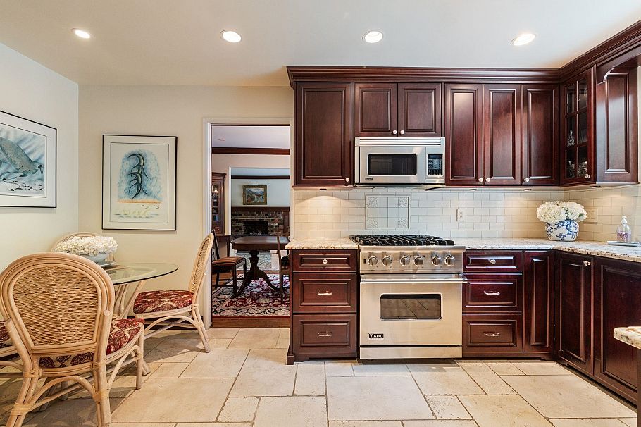 971 Canyon Boulevard North Vancouver, BC - 17