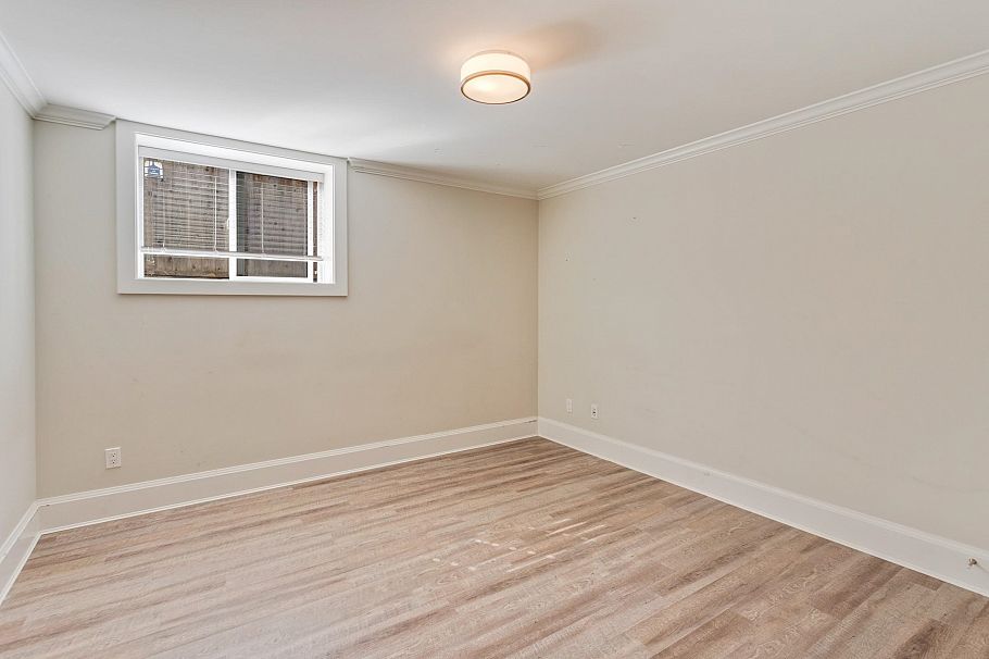 2228 Mahon Avenue North Vancouver, BC - 32