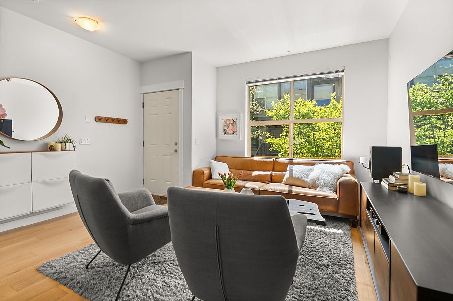 3 307 E 15th Street North Vancouver, BC - 9