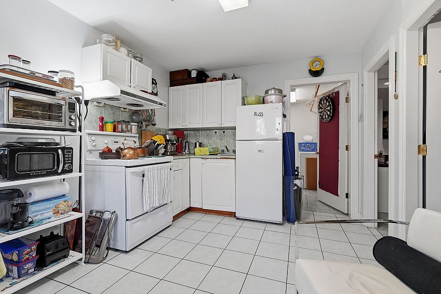 2763 E 53rd Avenue Vancouver, BC - 34