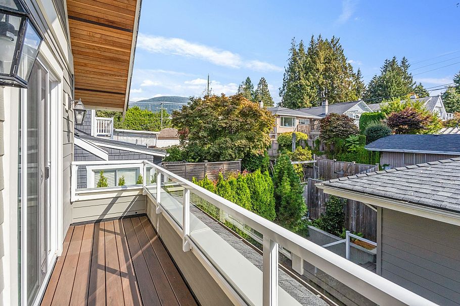 2228 Mahon Avenue North Vancouver, BC - 24