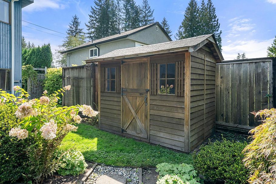 3833 Lynn Valley Road North Vancouver, BC - 35