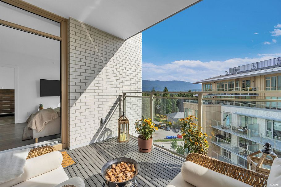 704 2375 Emery Court North Vancouver, BC - 12