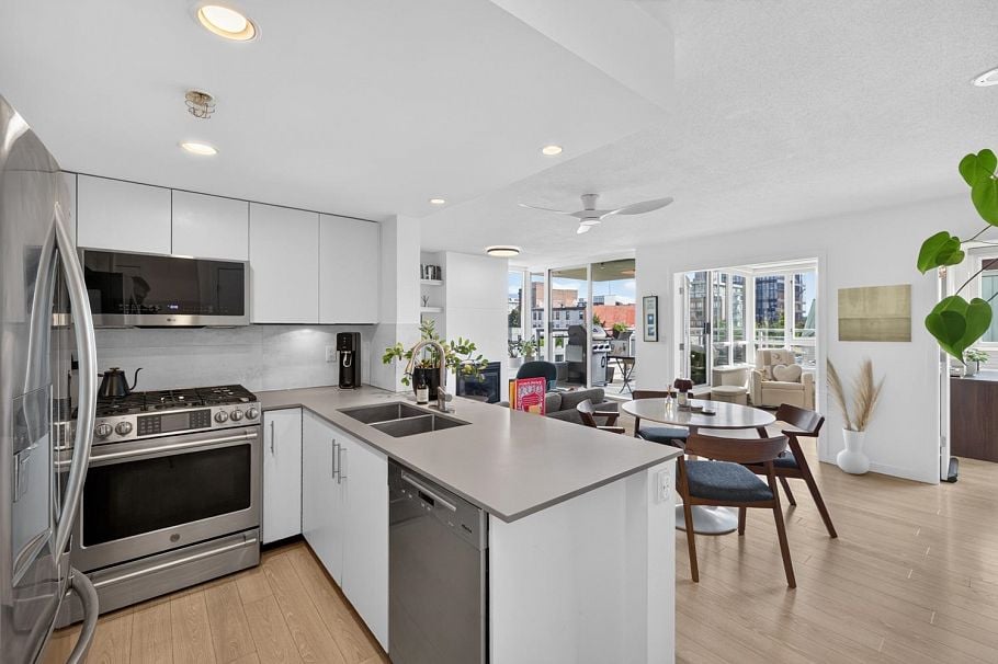 502 120 Milross Avenue Vancouver, BC - 1