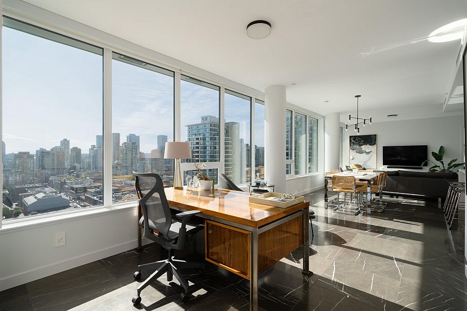 2004 885 Cambie Street Vancouver, BC - 2