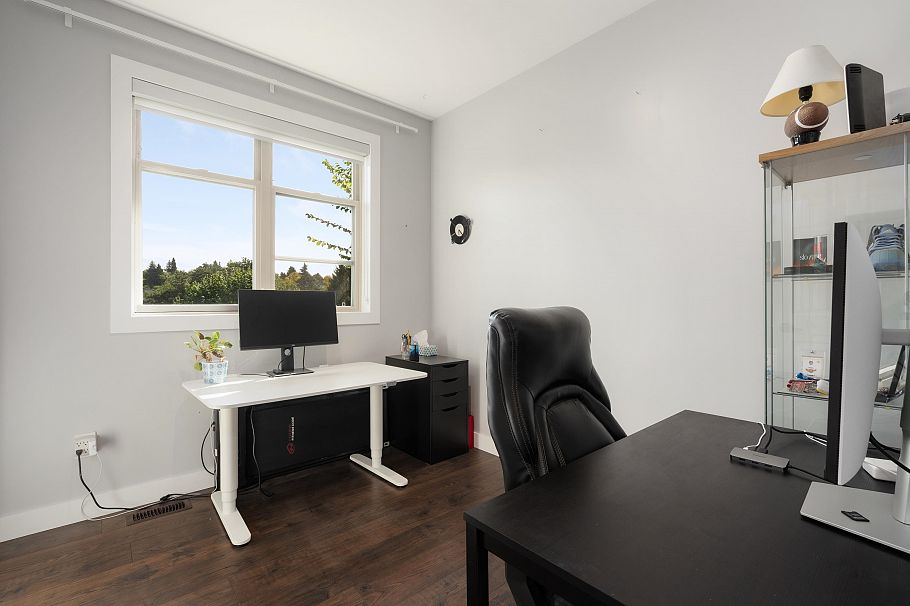 1382 E 17th Avenue Vancouver, BC - 7
