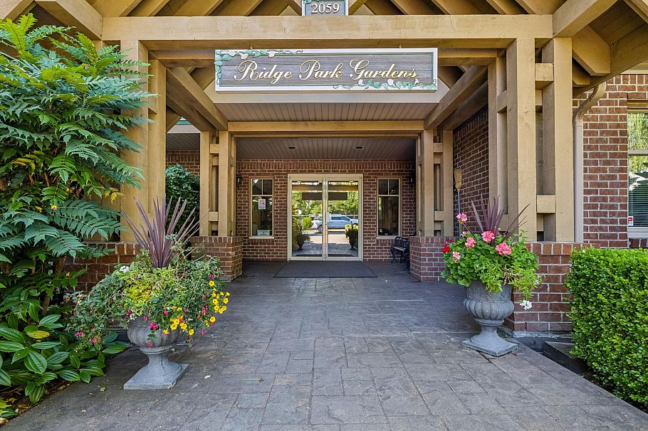 304 2059 Chesterfield Avenue North Vancouver, BC - 2