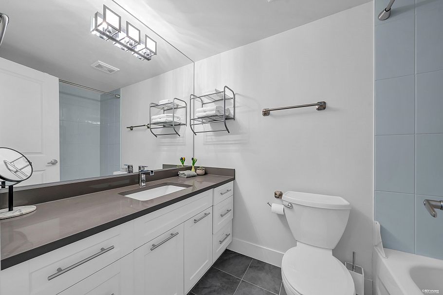 111 2040 Cornwall Avenue Vancouver, BC - 14