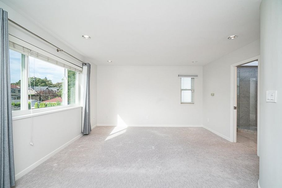 2308 W 14th Avenue Vancouver, BC - 23