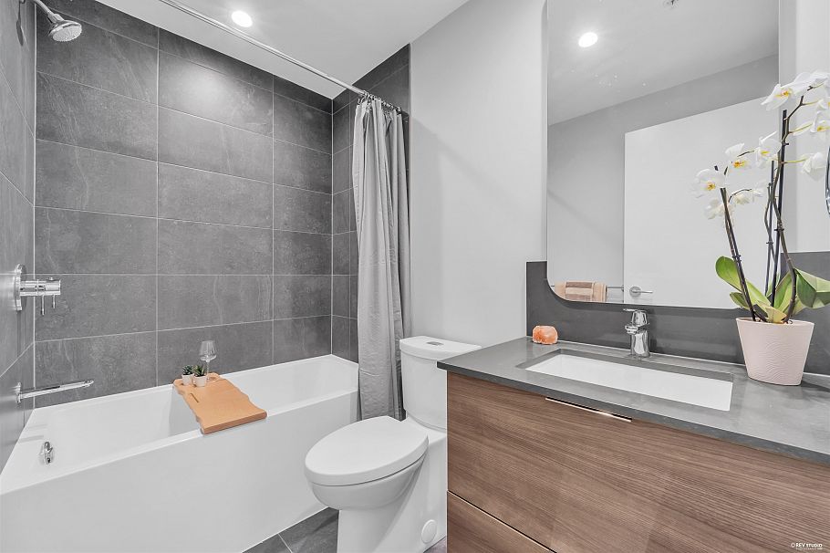 704 2375 Emery Court North Vancouver, BC - 20