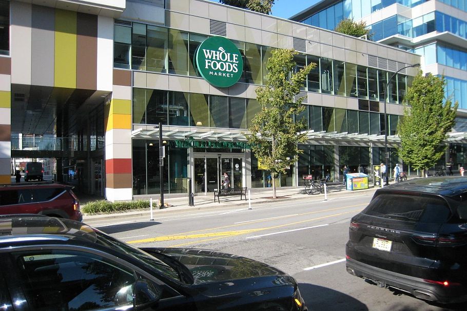 405 160 E 13th Street North Vancouver, BC - 37