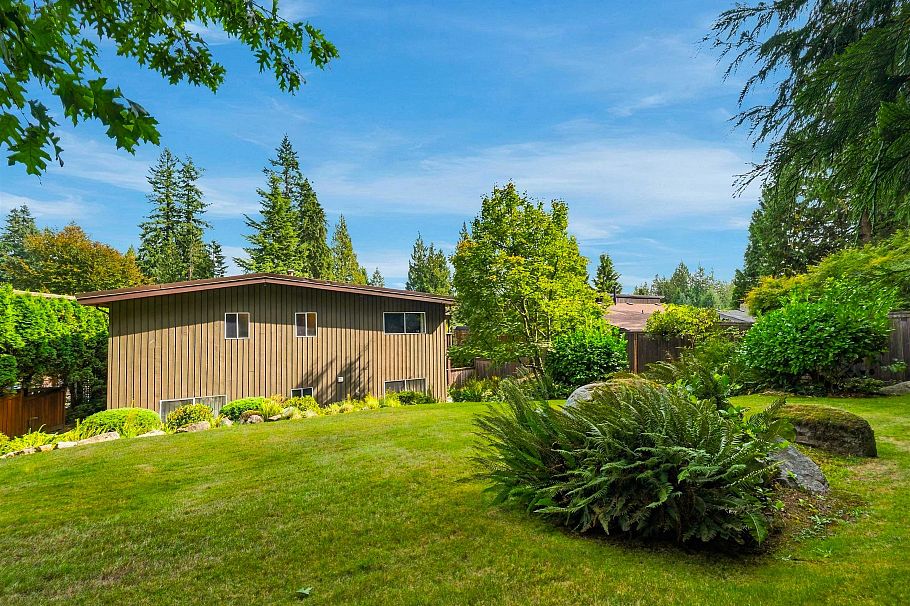 3773 Regent Avenue North Vancouver, BC - 26