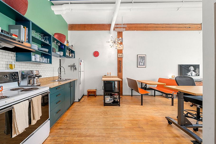 120 2556 E Hastings Street Vancouver, BC - 2