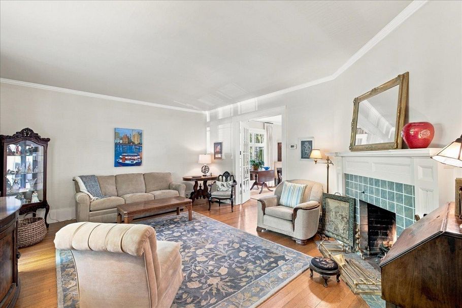 6048 Elm Street Vancouver, BC - 2