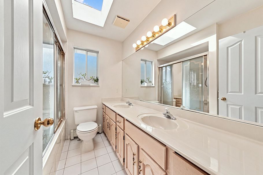 1708 Prestwick Drive Vancouver, BC - 24
