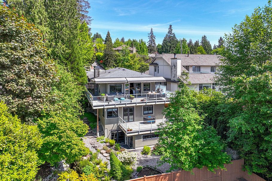 4041 Prospect Road North Vancouver, BC - 1