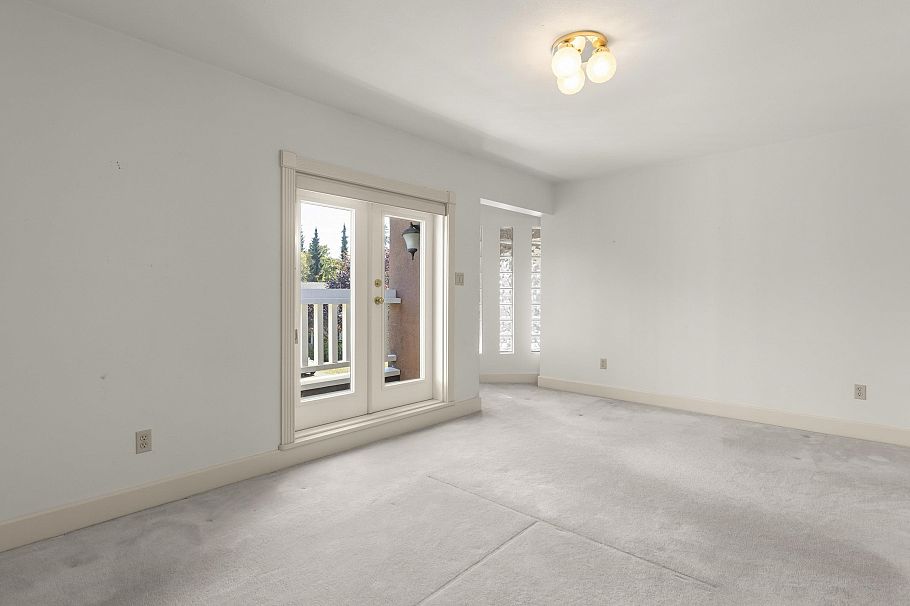 2677 W 34th Avenue Vancouver, BC - 27