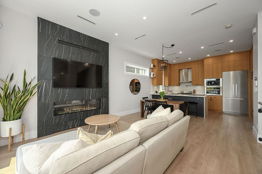 3 215 E 21st Street North Vancouver, BC - 11