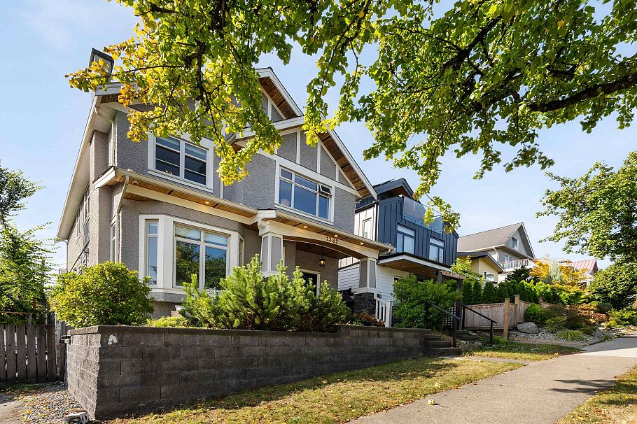 1382 E 17th Avenue Vancouver, BC - 18