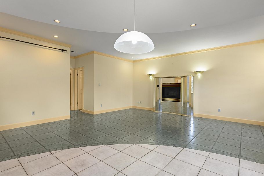 2677 W 34th Avenue Vancouver, BC - 16