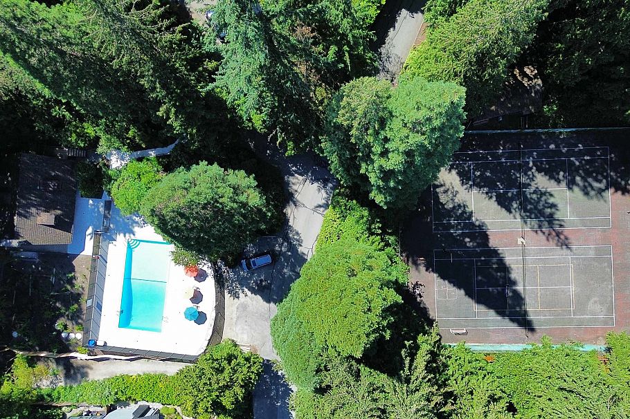 834 Hendecourt Road North Vancouver, BC - 26