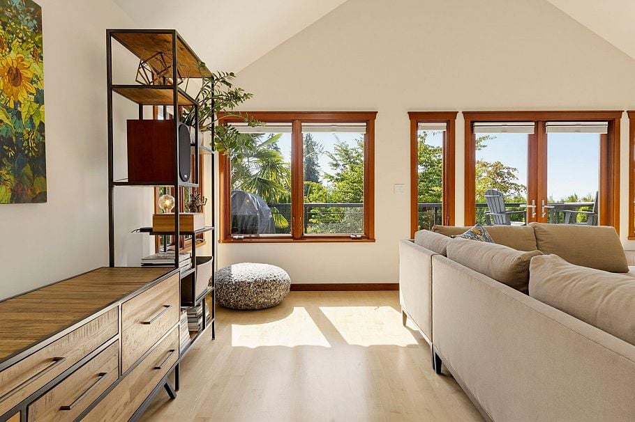 141 E Windsor Road North Vancouver, BC - 5