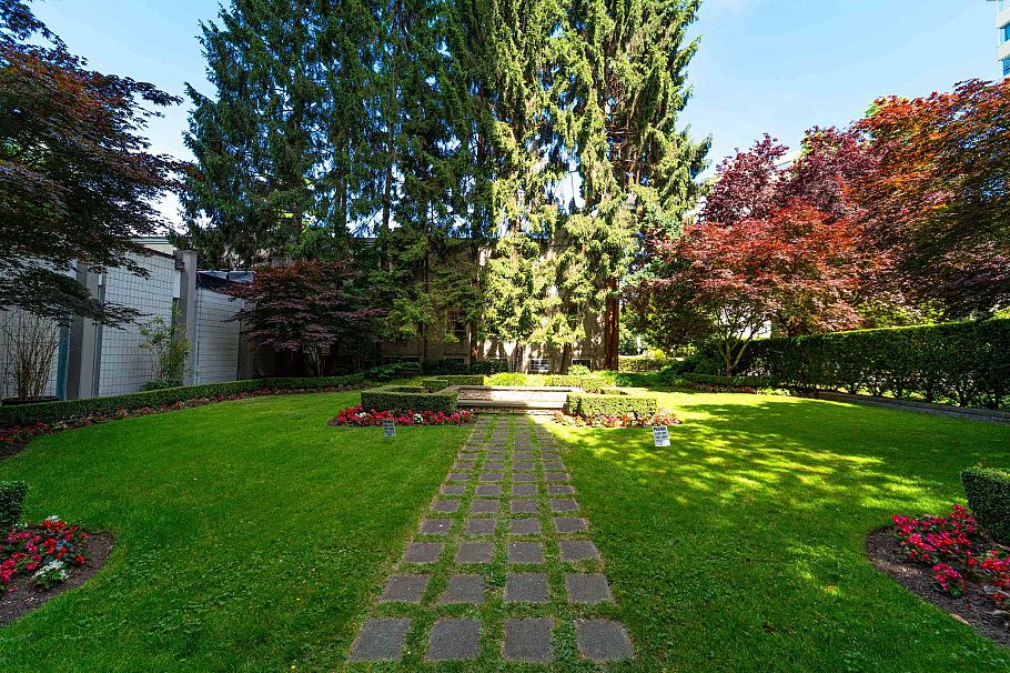 203 1850 Comox Street Vancouver, BC - 17