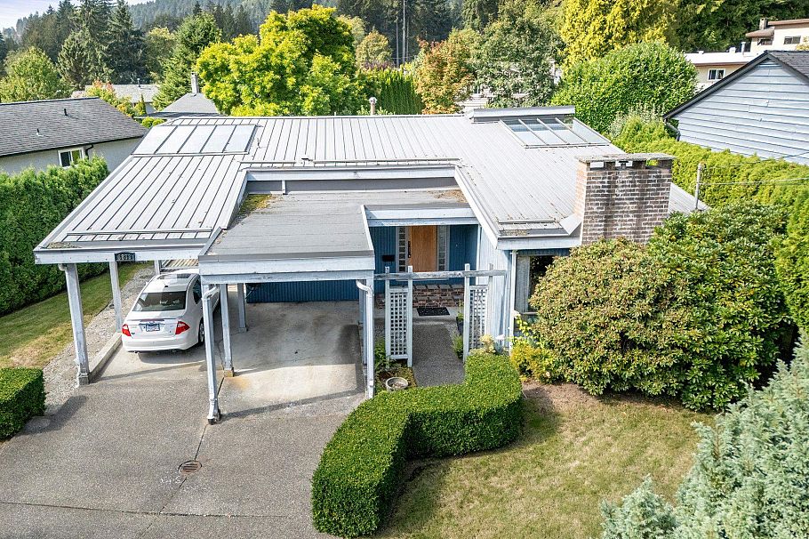 3833 Lynn Valley Road North Vancouver, BC - 36