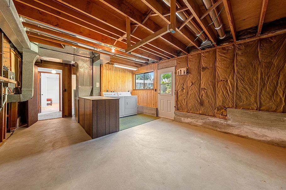 3833 Lynn Valley Road North Vancouver, BC - 28