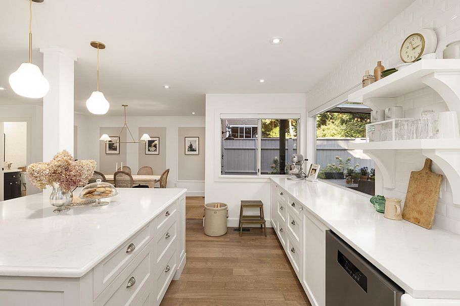 3558 Everglade Place North Vancouver, BC - 17