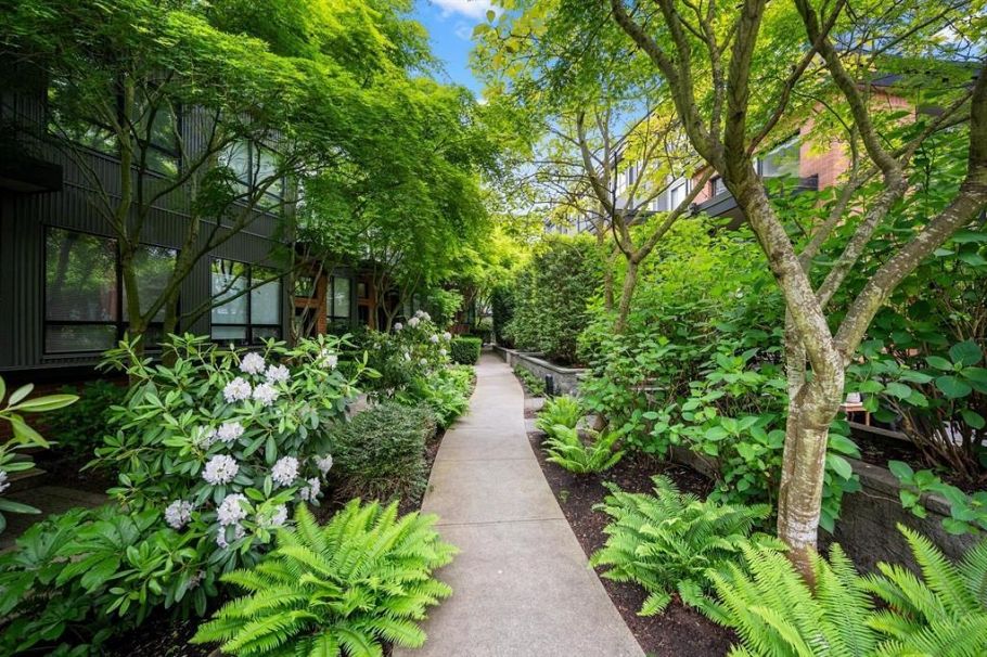 1835 Stainsbury Avenue Vancouver, BC - 23