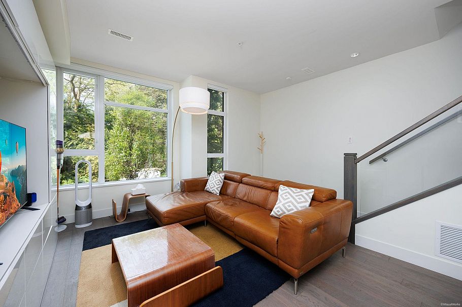 5552 Oak Street Vancouver, BC - 3