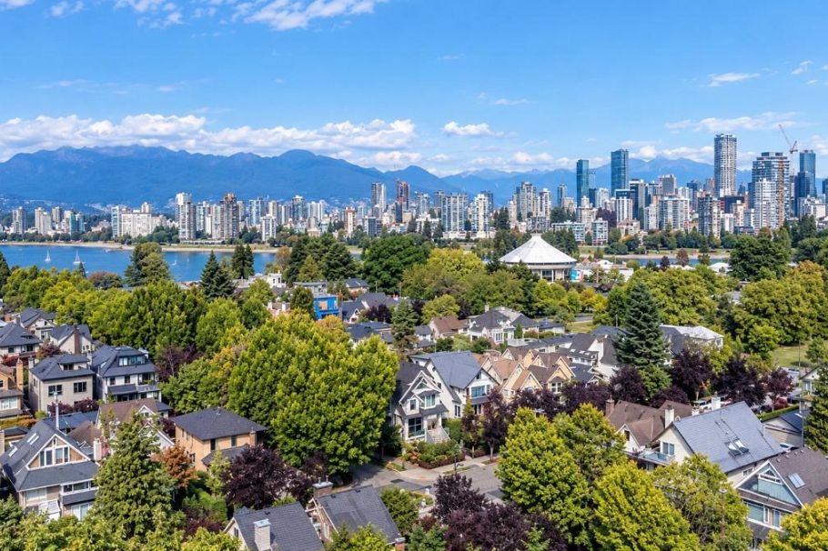 1346 Walnut Street Vancouver, BC - 1