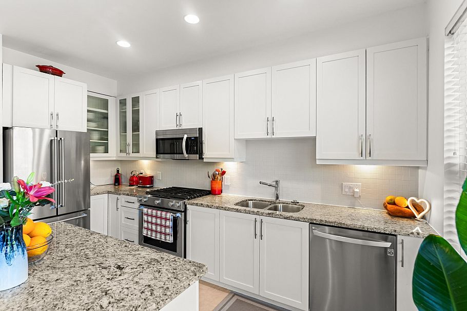 3 307 E 15th Street North Vancouver, BC - 18